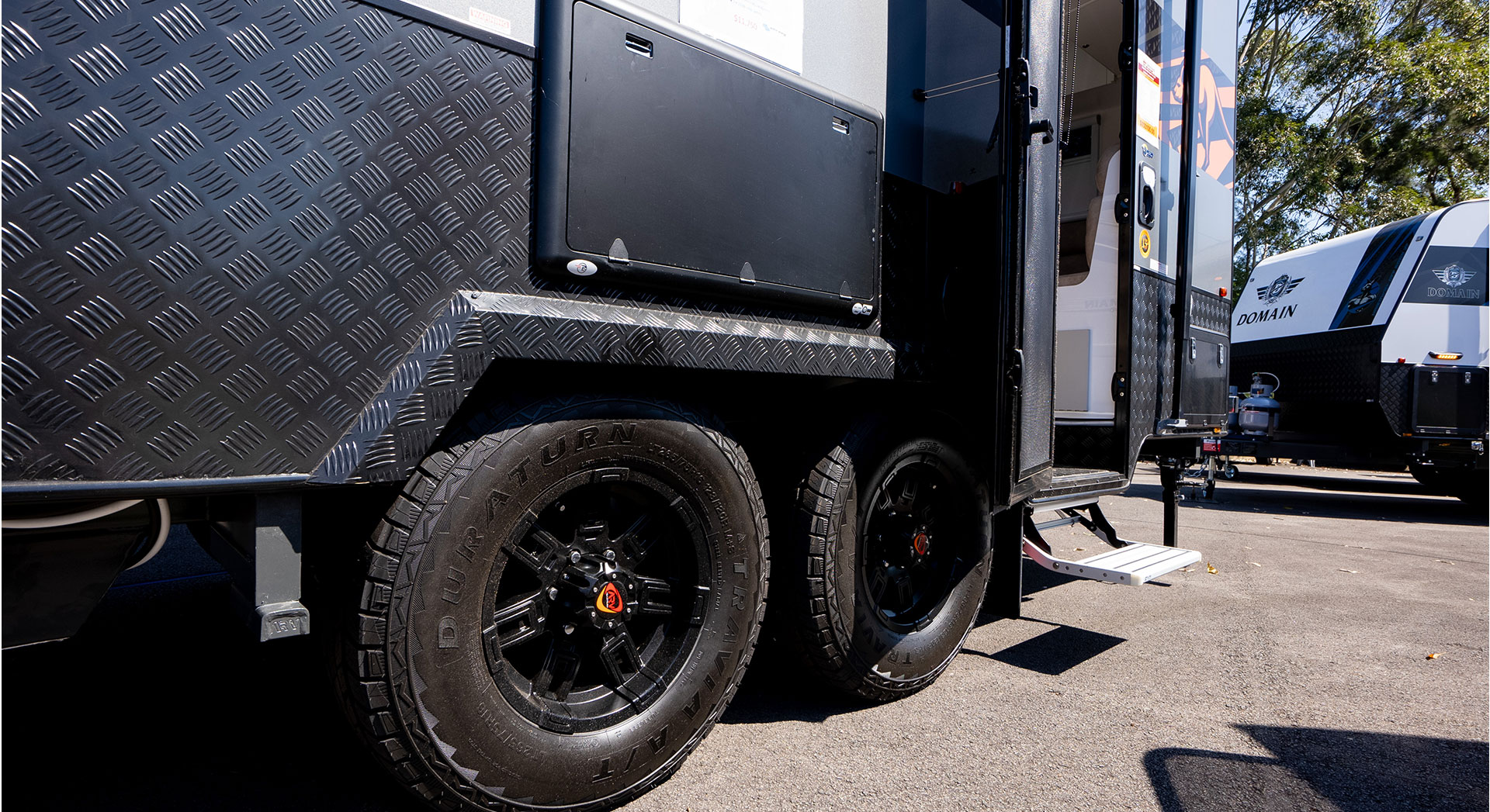 whiteline-tr_slider4